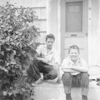 Don Jordan-Bill Gillespie on the steps of 2 Sapper